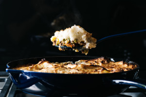 shepherd's pie with roasted garlic cream cheese mashed potatoes Recipe - www.iamafoodblog.com