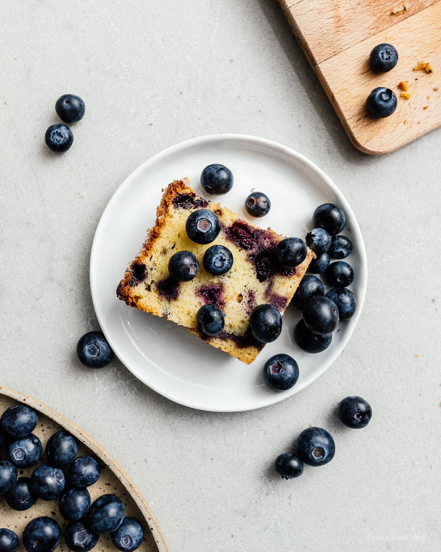 One bowl, soft and moist, blueberry bread loaded with blueberries – like muffins but even easier. #blueberries #blueberrybread #blueberrymuffins #recipes #baking