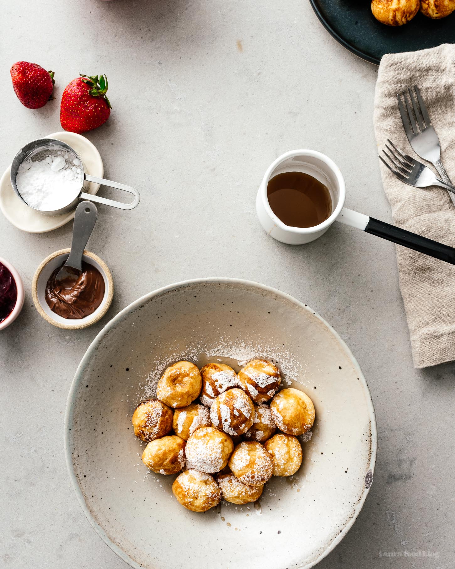 Make Danish aebleskiver at home for the ultimate brunch! Pancakes never looked so cute :) #pancakes #brunch #breakfast #recipes #brunchrecipes #cutefood #pancakeballs #aebleskiver #danish