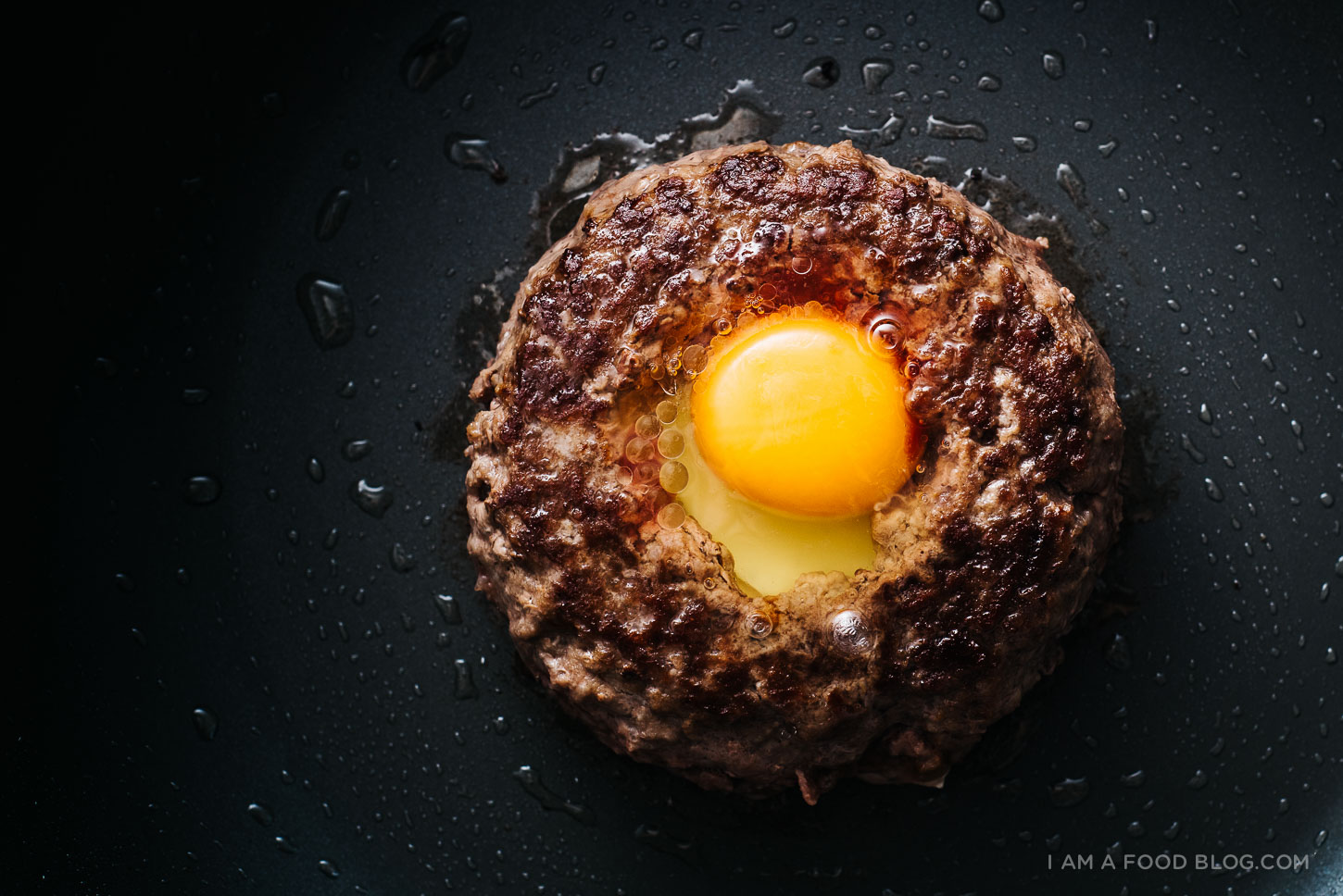 egg in a hole burger recipe - www.iamafoodblog.com