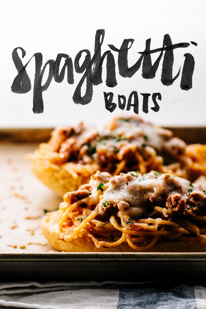 spaghetti garlic bread boat recipe - www.iamafoodblog.com