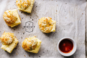sour cream and chive egg biscuits sandwich recipe - www.iamafoodblog.com