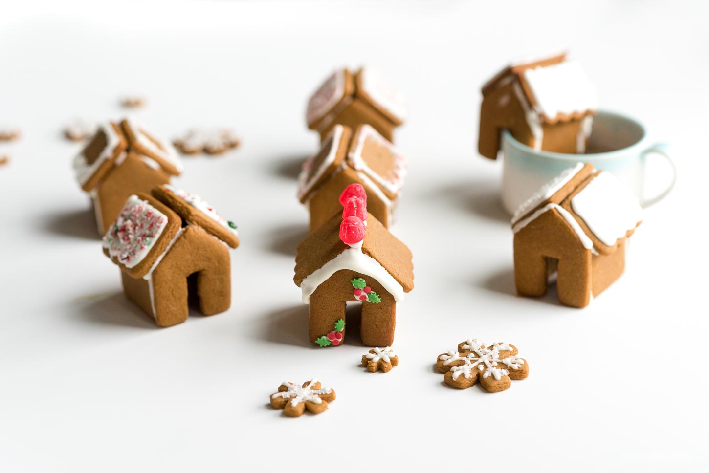 Tiny Gingerbread Cake Houses — ButterYum — a tasty little food blog