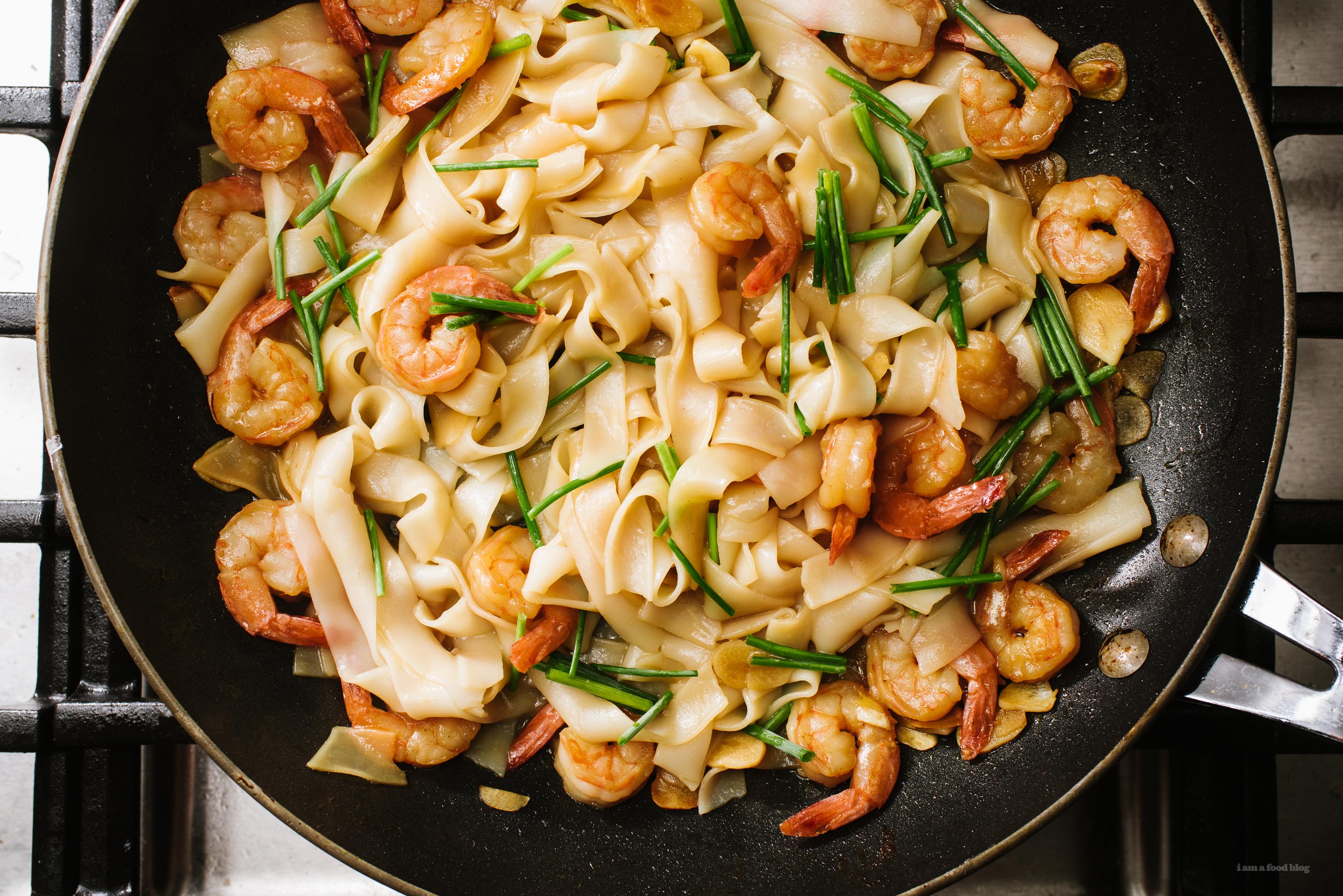 Easy 15 Minute Garlic Shrimp Scampi Chow Fun Noodles Recipe | www.iamafoodblog.com