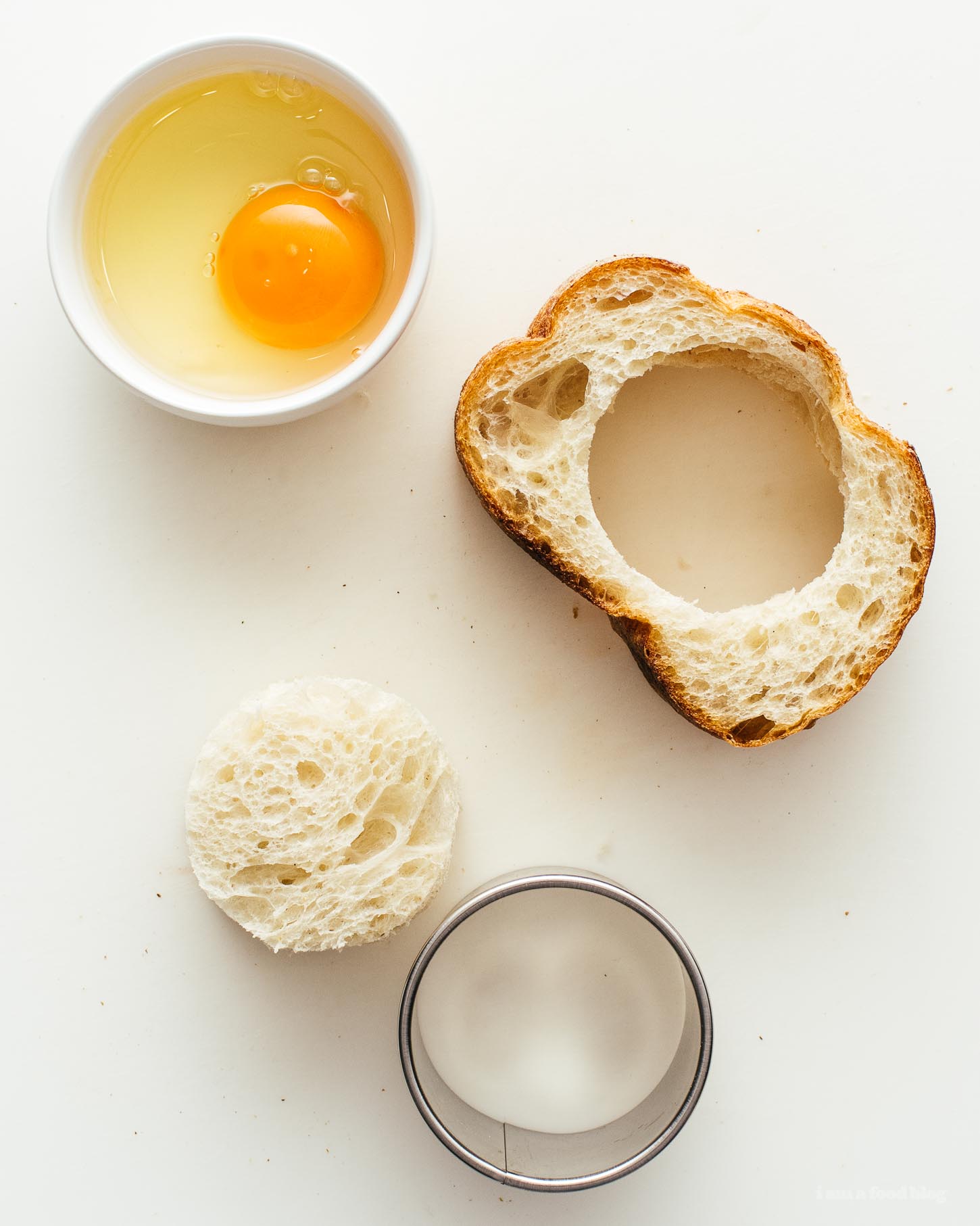 How to make egg-in-a-hole toast | www.iamafoodblog.com