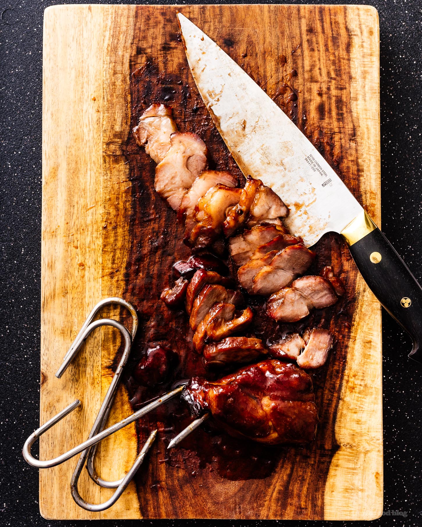 How to make Sweet and Sticky Char Siu (Chinese BBQ Pork). If you love juicy, sweet & sticky Chinese BBQ pork aka char siu deliciously glazed pork, give this recipe a try! #charsiu #chinese #recipes #dinner #pork #chinesebbqpork
