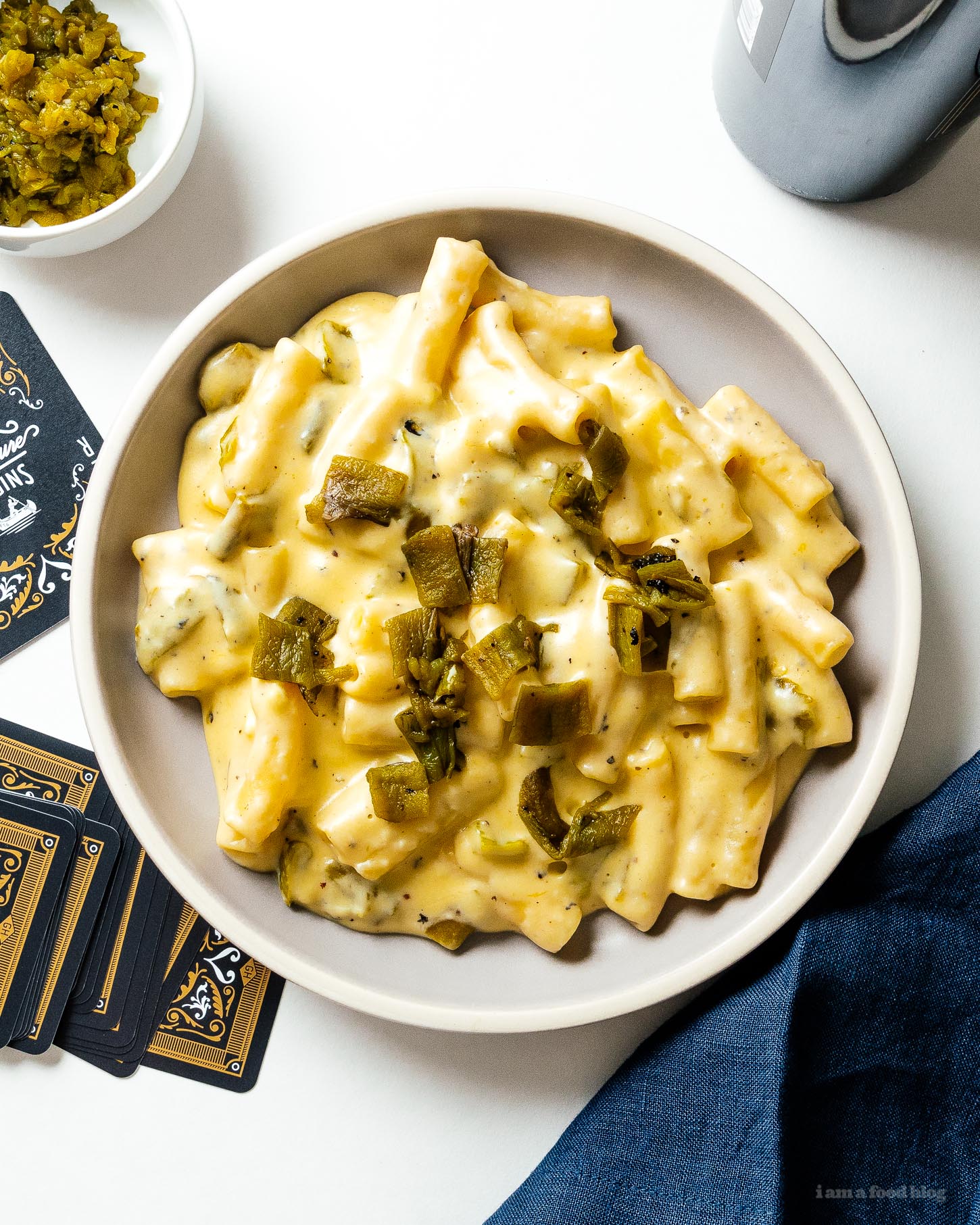 Creamy, spicy, comforting hatch green chile mac and cheese. Perfect for warming you up the coming fall days. #macandcheese #dinner #dinnerrecipes #cheese #comfort #comfortfood #hatchchile #greenchile