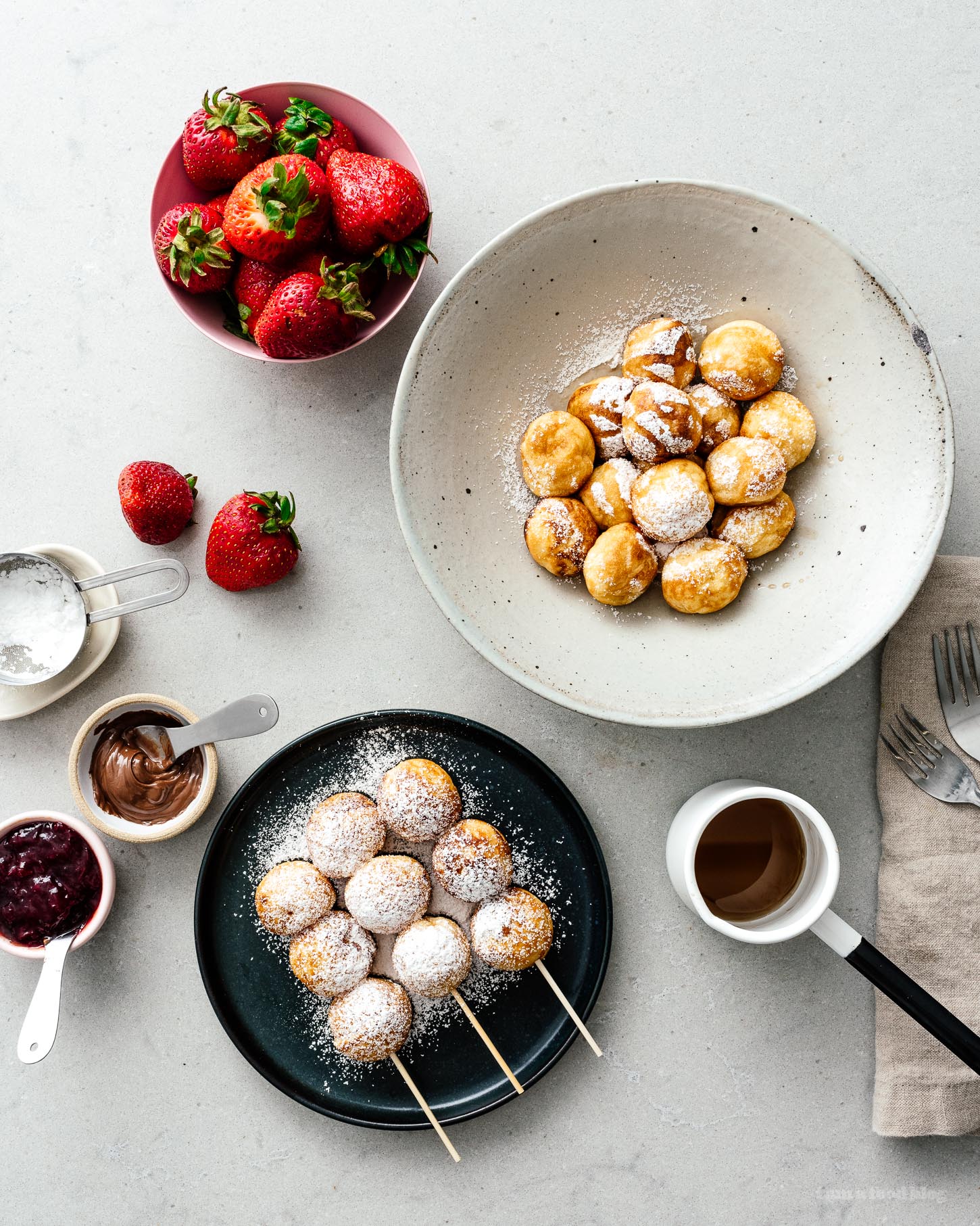 Make Danish aebleskiver at home for the ultimate brunch! Pancakes never looked so cute :) #pancakes #brunch #breakfast #recipes #brunchrecipes #cutefood #pancakeballs #aebleskiver #danish
