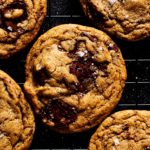 Discover ALL the crispy edges, soft and gooey chocolate, and brown sugar goodness in this vegan chocolate chip cookies recipe. #vegan #chocolatechip #chocolate #chocolatechipcookie #recipe #recipes #veganrecipe