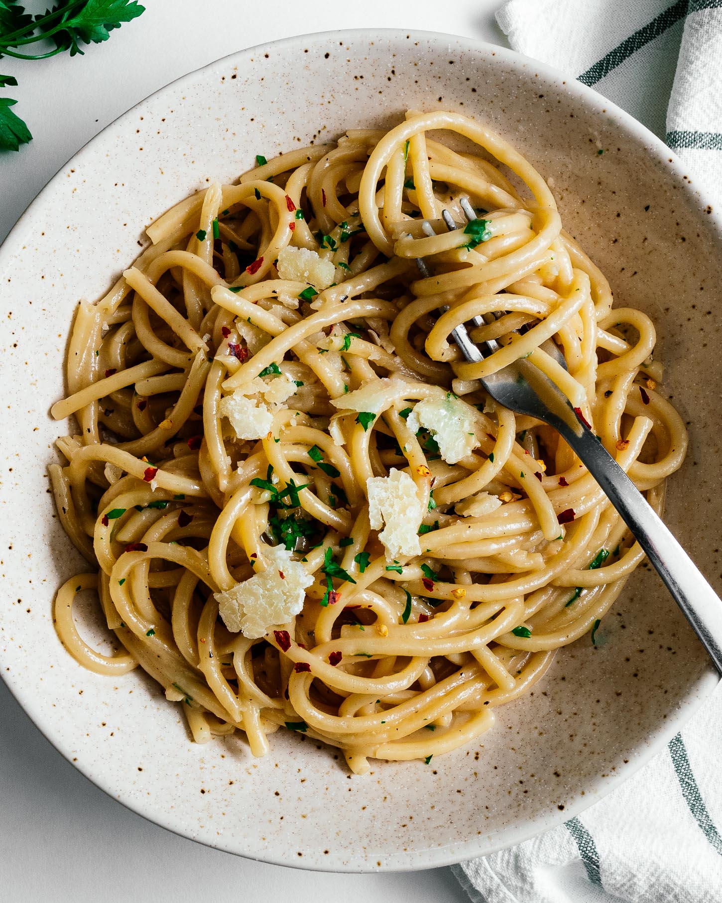 When you’re craving a bowl of childhood comfort with just a hint of adulting, make yourself a bowl of these garlicky brown butter parmesan noodles #recipes #dinner #easy #brownbutter #garlicnoodles #parmesan #butternoodles