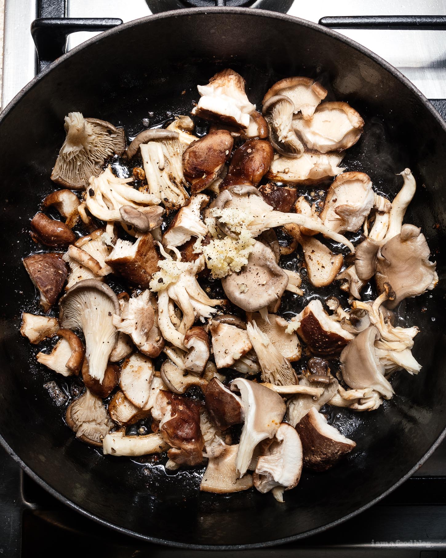 Creamy, umami packed garlicky brown butter mushroom risotto: nutty brown butter pan seared mushrooms throughout and on top. | www.iamafoodblog.com