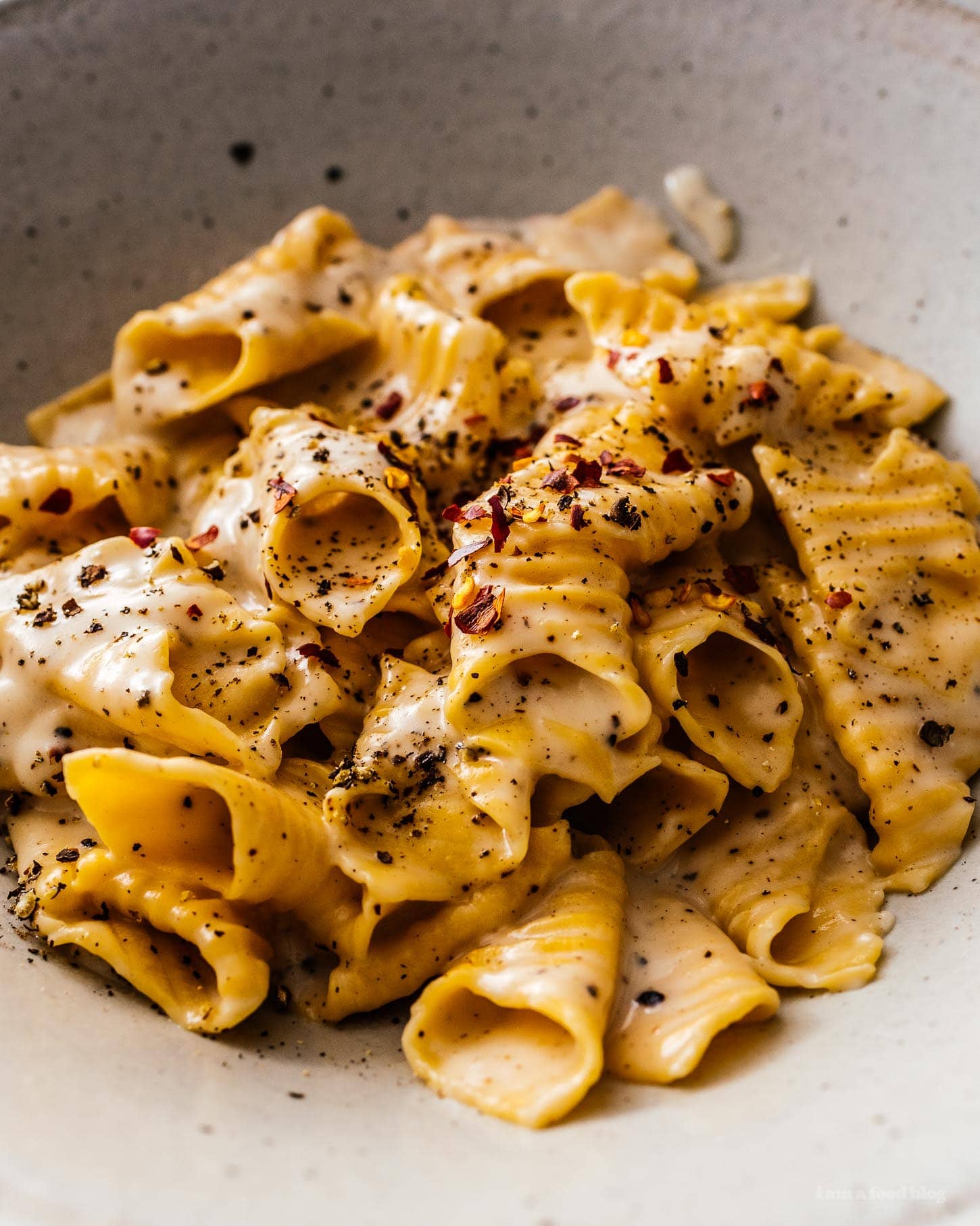 Super Creamy Cacio e Pepe Style Pasta | www.iamafoodblog.com