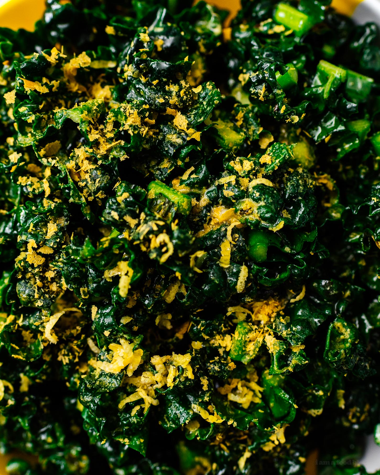 salade de chou végétalien avec levure nutritionnelle |  www.iamafoodblog.com